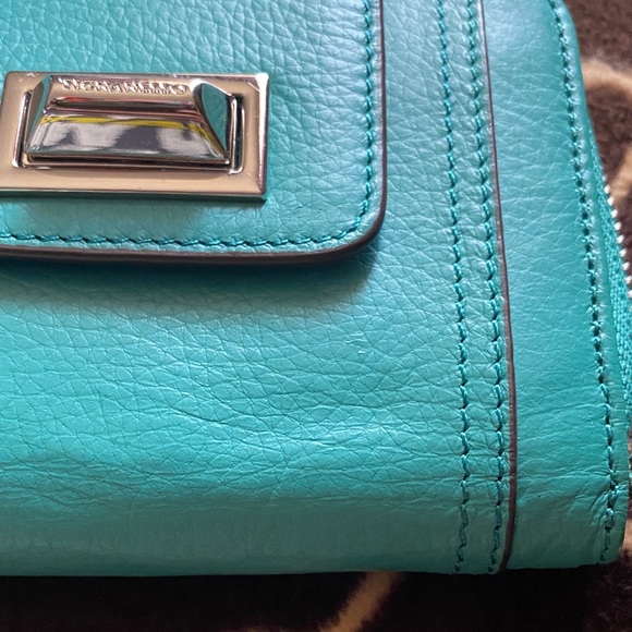Vintage Tignanello Turquoise Leather Wallet - Picture 9 of 11